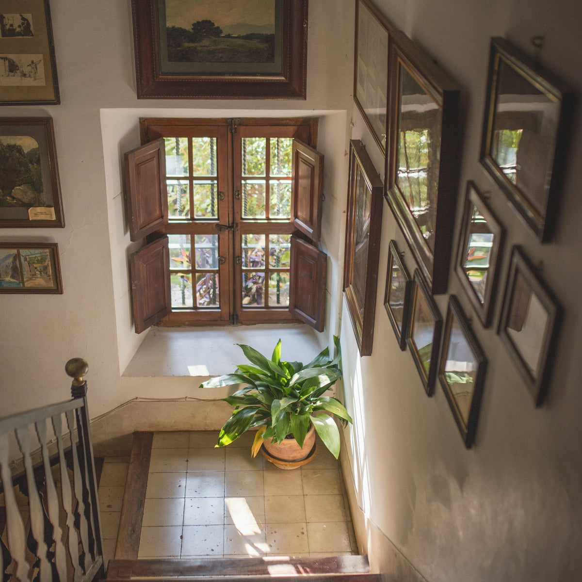 A Brief History of Spanish Interior Design | SkandiShop