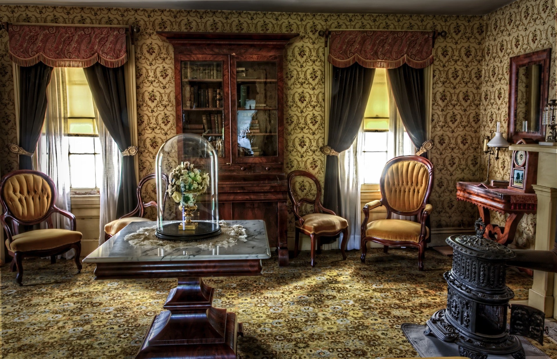 What different traditional furniture styles are there?