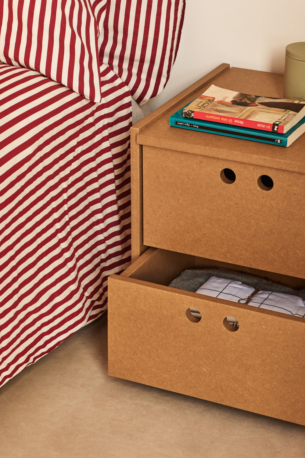Bedside Table Wally – Natural MDF | 40×40×42 cm