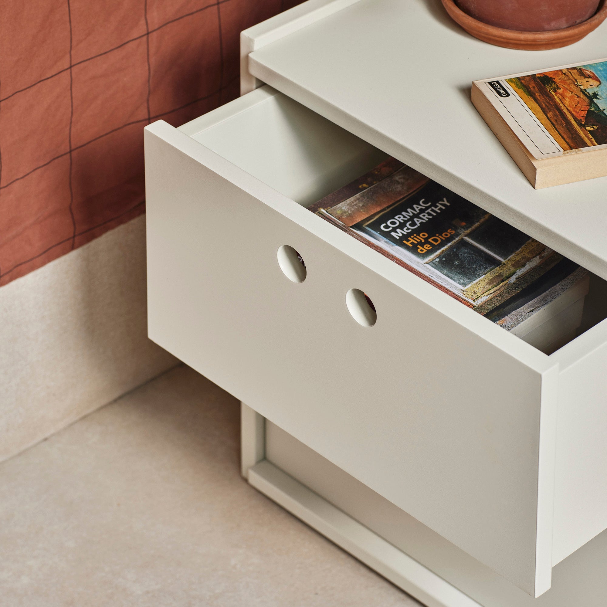 Bedside Table Wally Cream