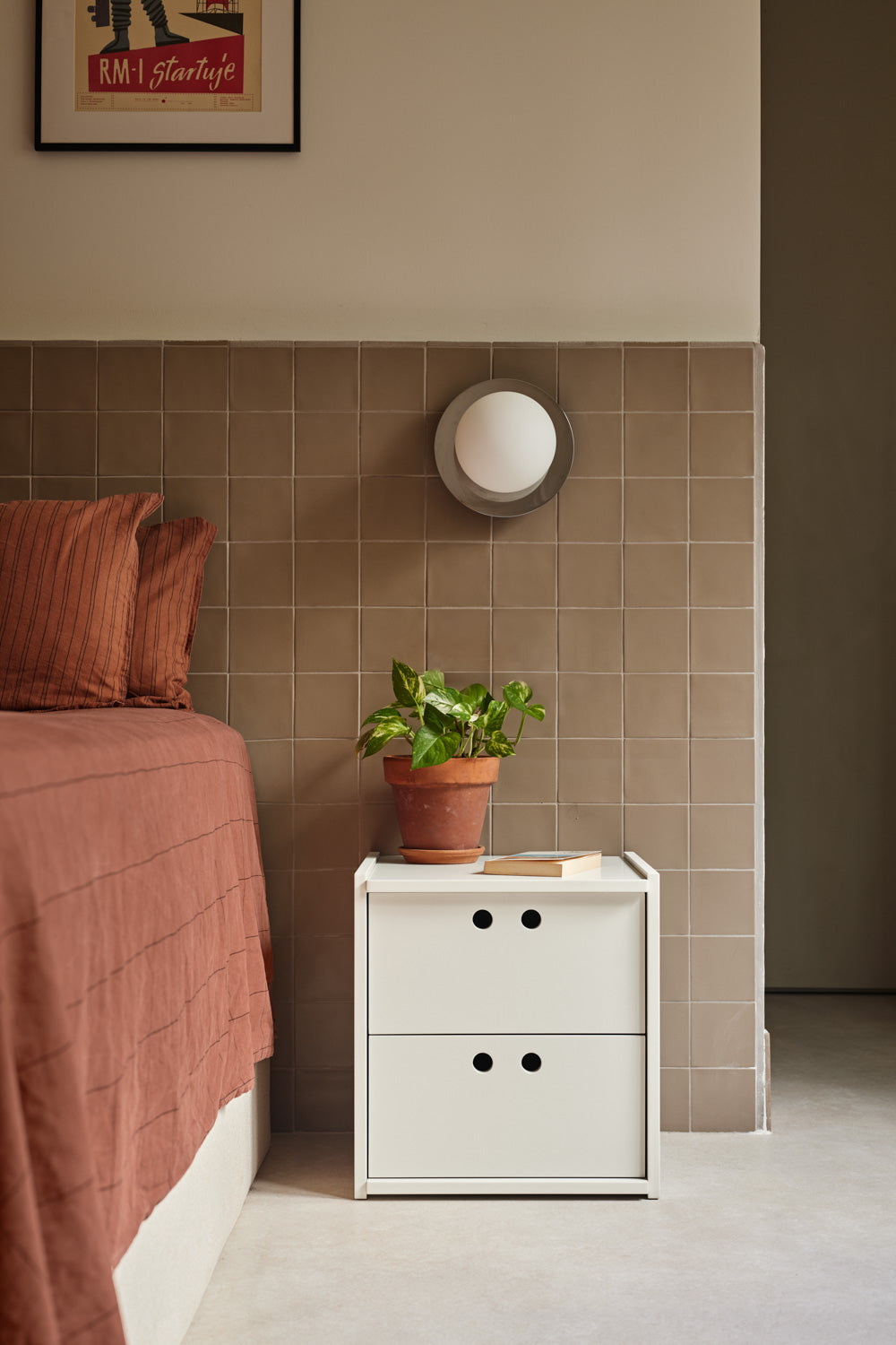 Bedside Table Wally – Cream | 40×40×42 cm