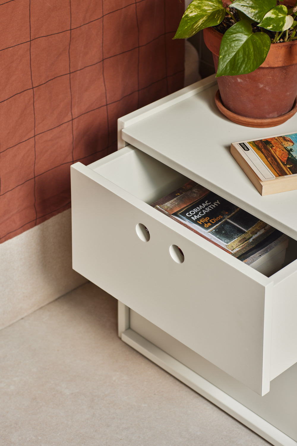 Bedside Table Wally Cream