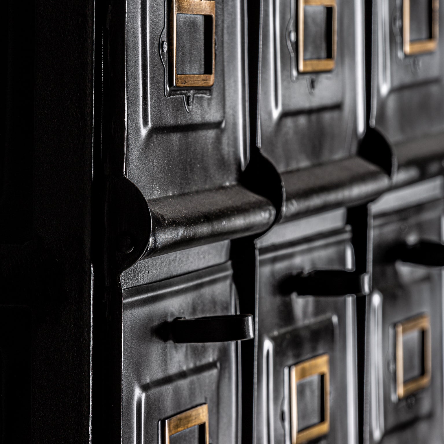 Lomza Industriell Byrå - Svart Smidesjärnsförvaring