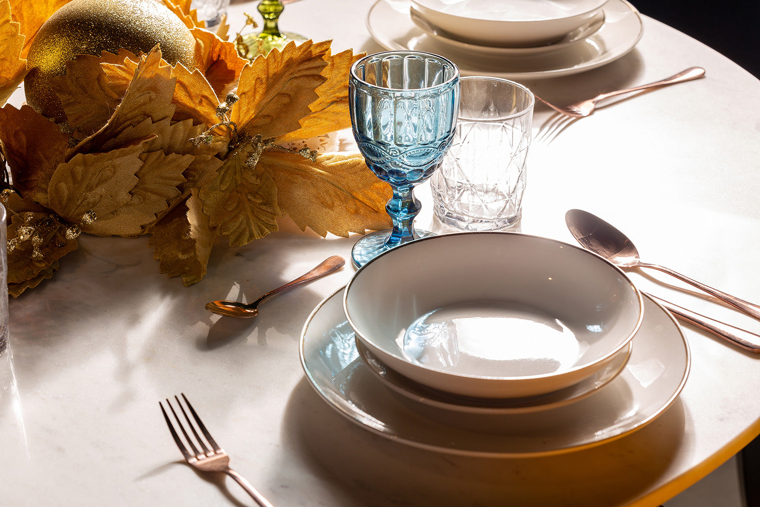 GREG CROCKERY (SET OF 18)