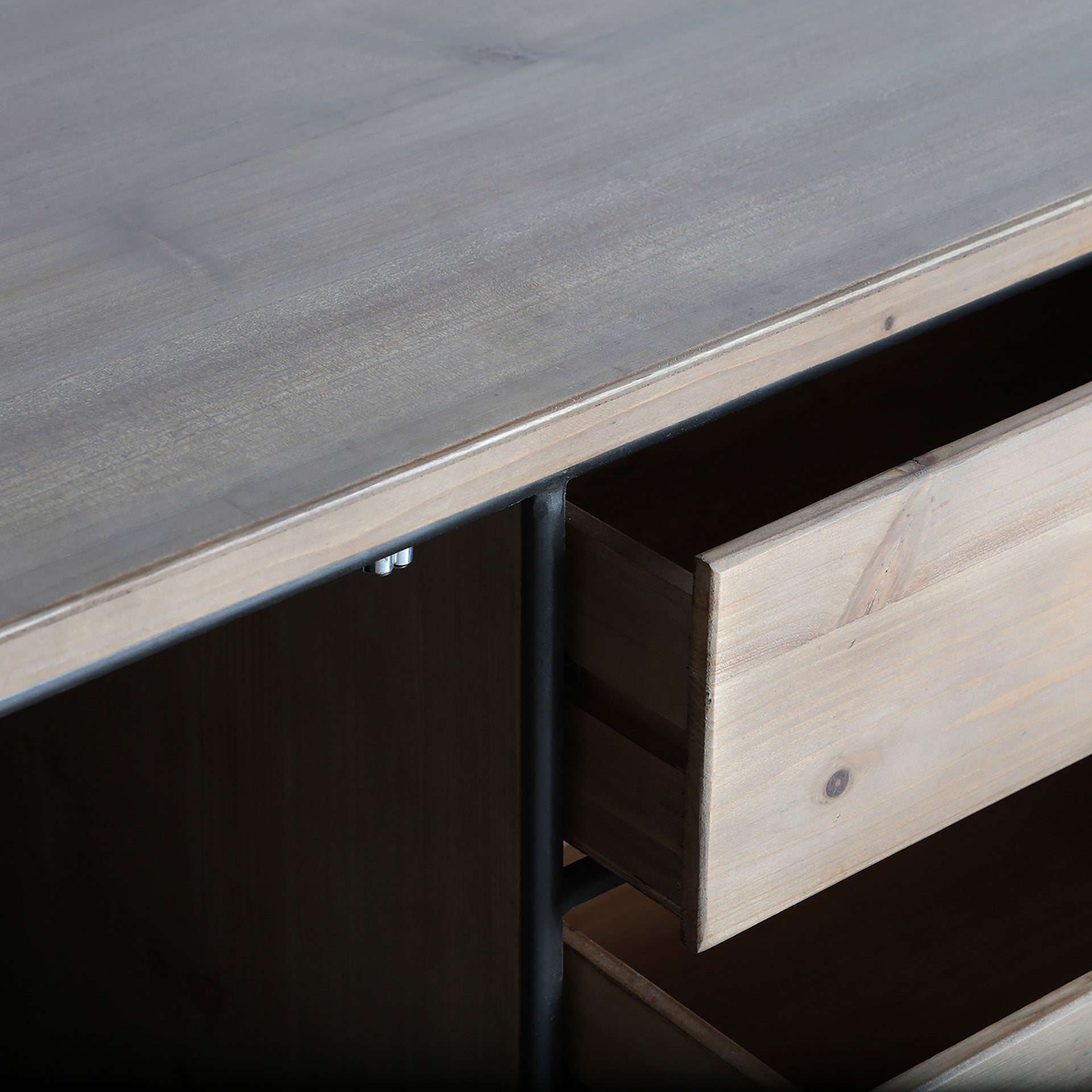 TIRKANE SIDEBOARD