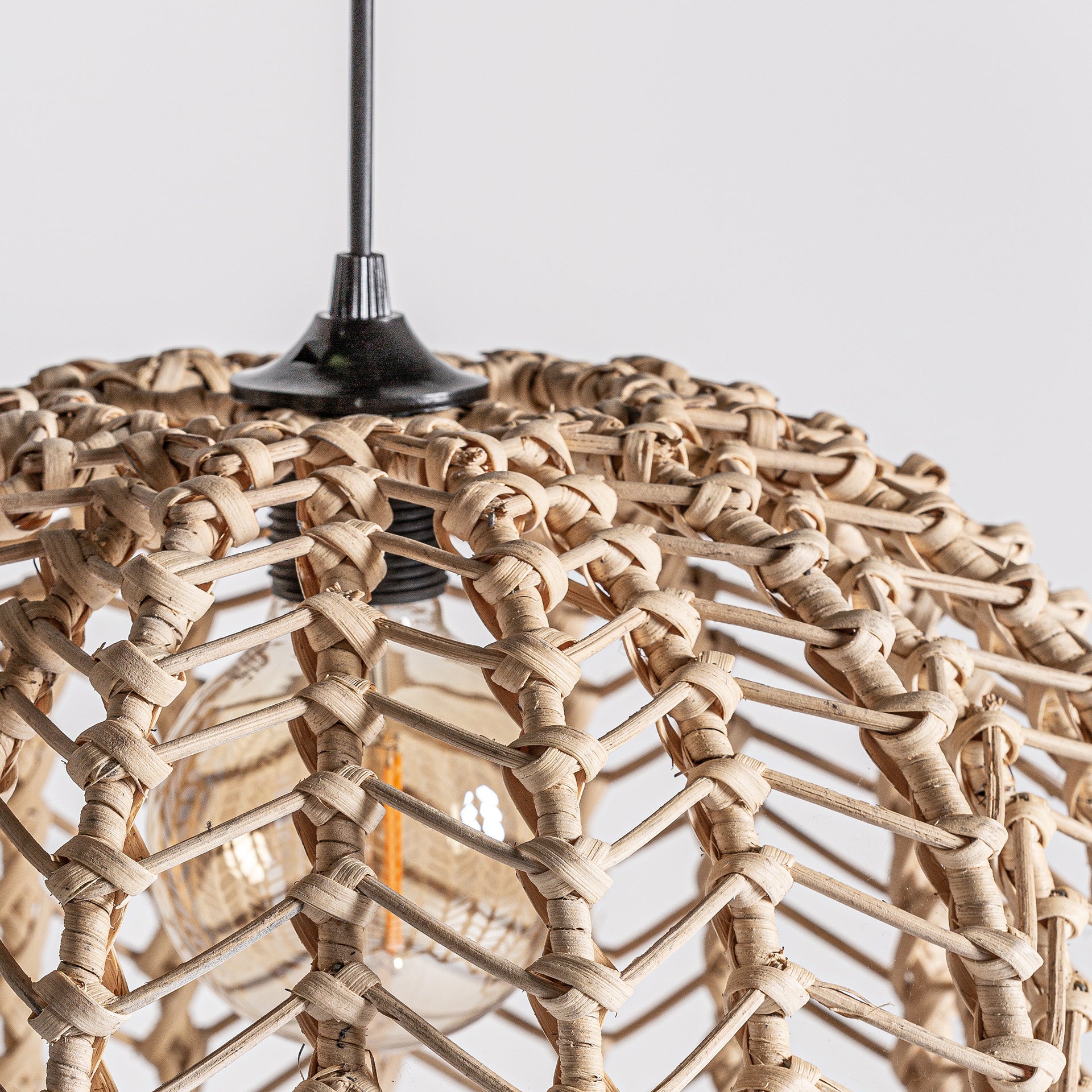 PLISSÉ RATTAN CEILING LAMP