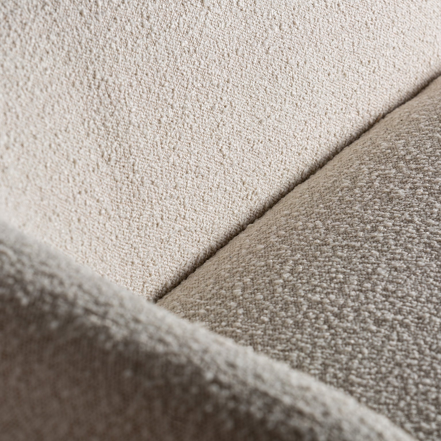 SCORZE BOUCLÉ ARMCHAIR