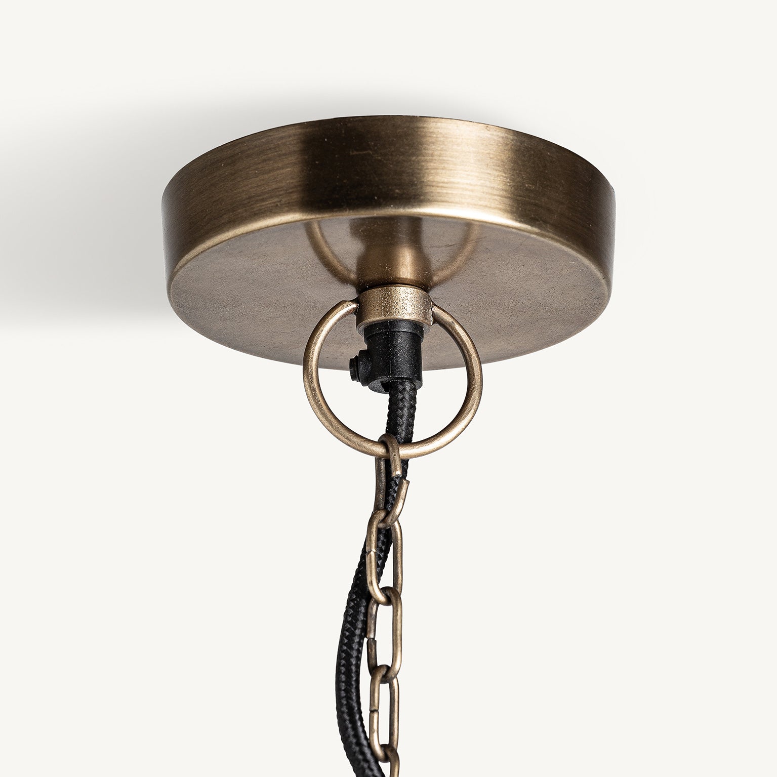 Art Deco-taklampa - Guldfärgad järnhängande lampa