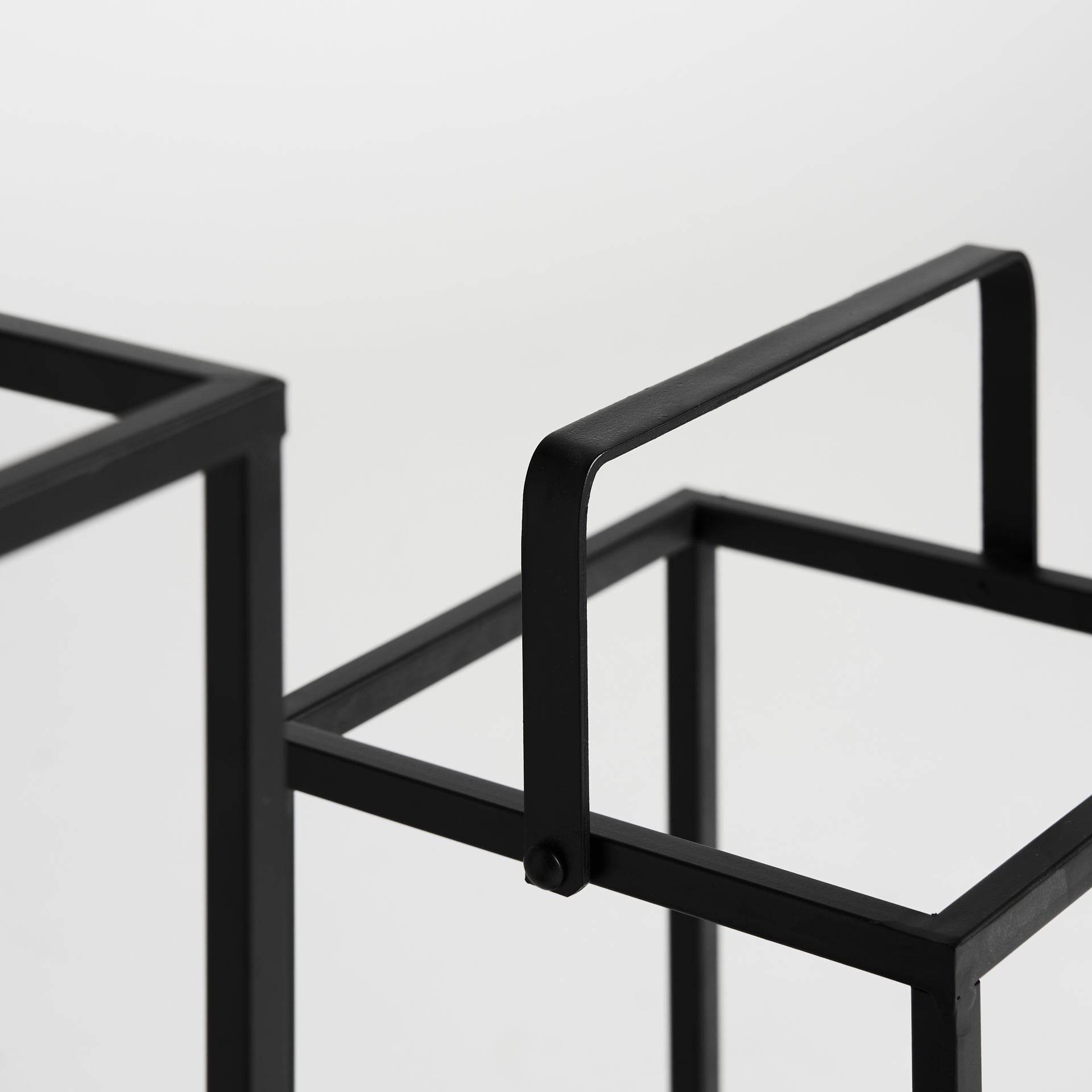 CAILAR CANDLE HOLDER (SET OF 2)