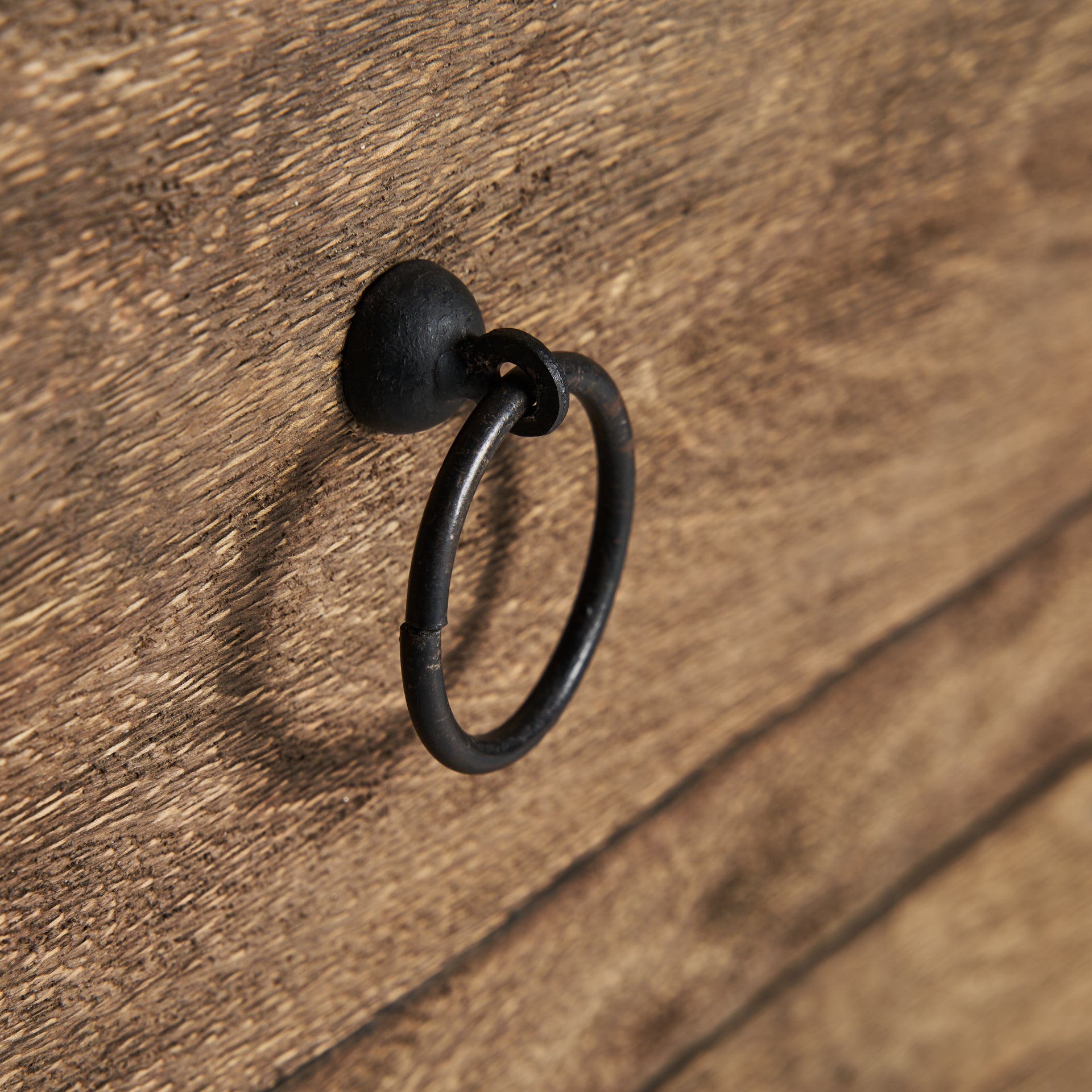 MUNGUIA CHEST OF DRAWERS