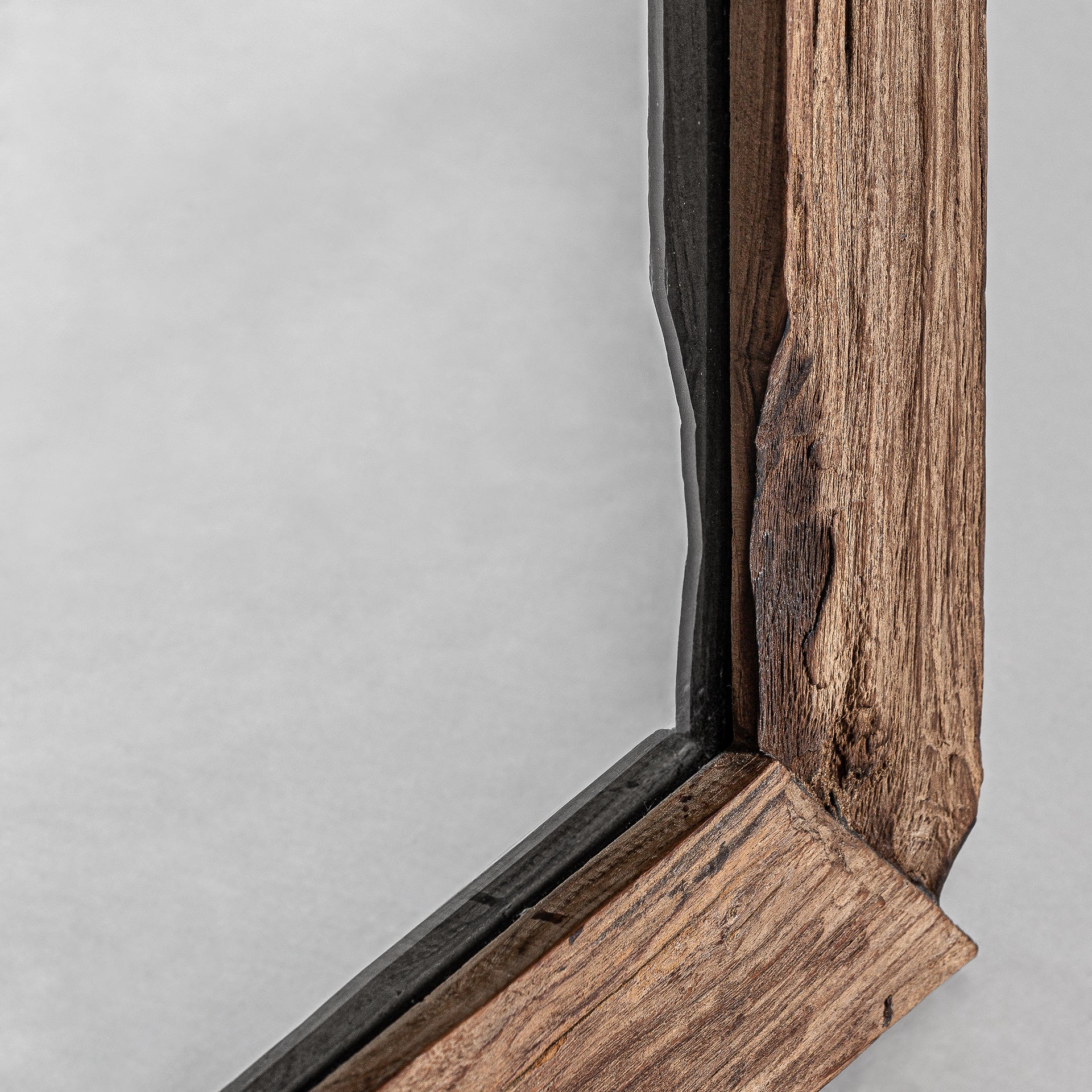 LUX MIRROR