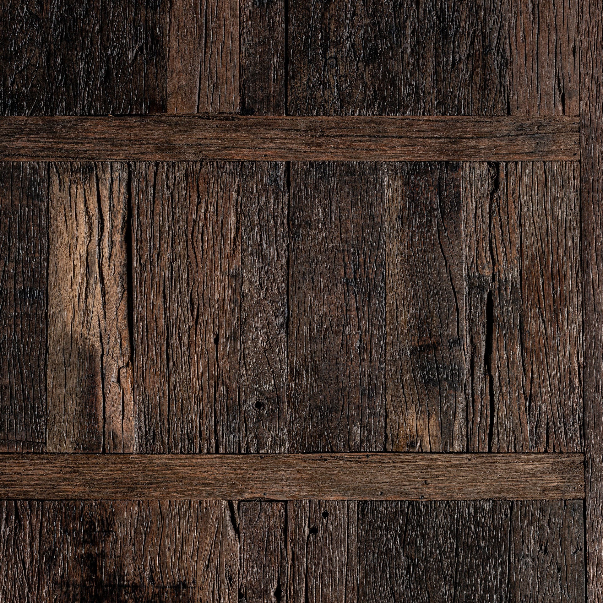 CIRELLA DINING TABLE