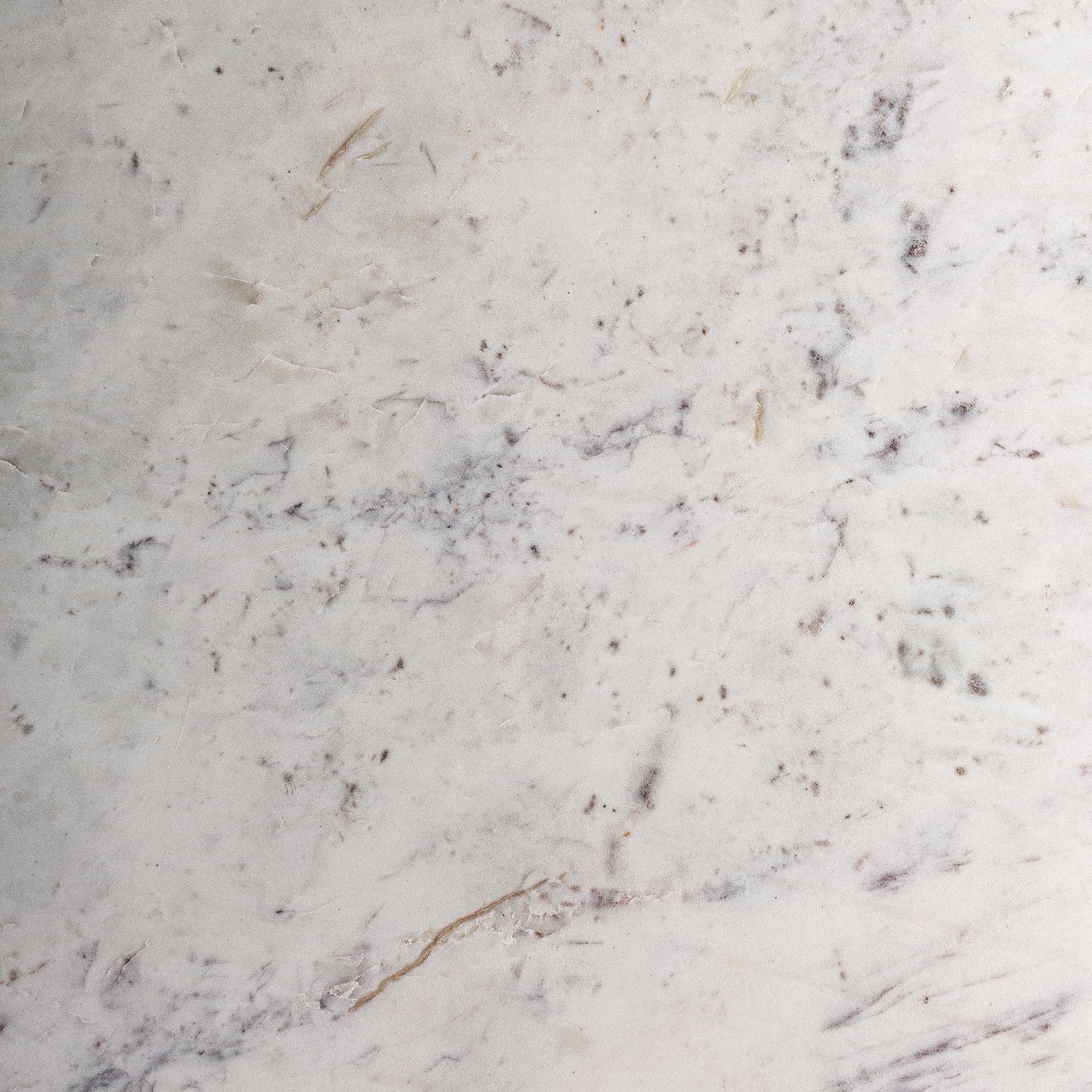 BARBORD I PLISSERAT TRÄ