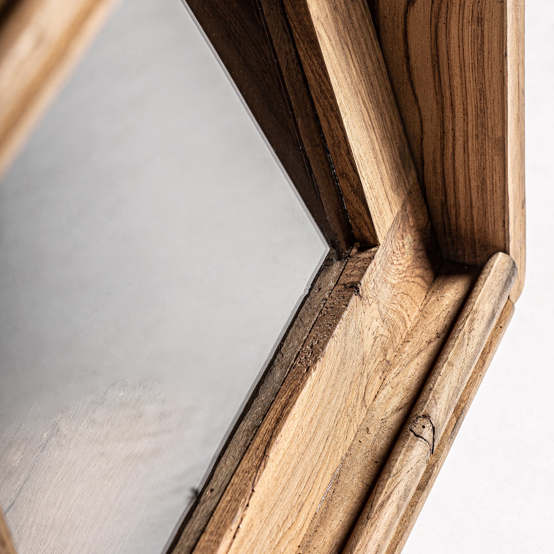 BACKLYN GLASS CABINET