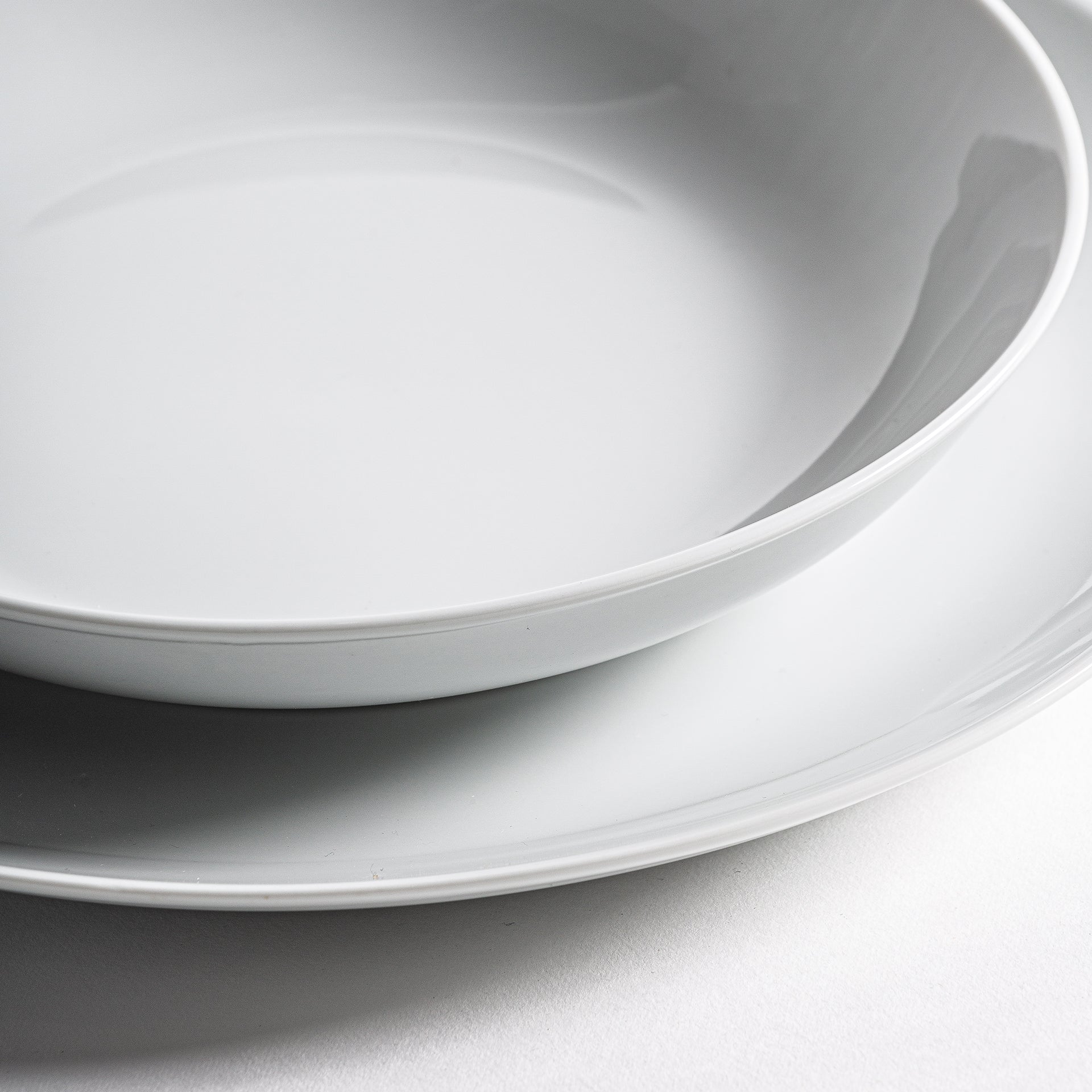 SERVERA 18-Piece Porcelain Dinnerware Set