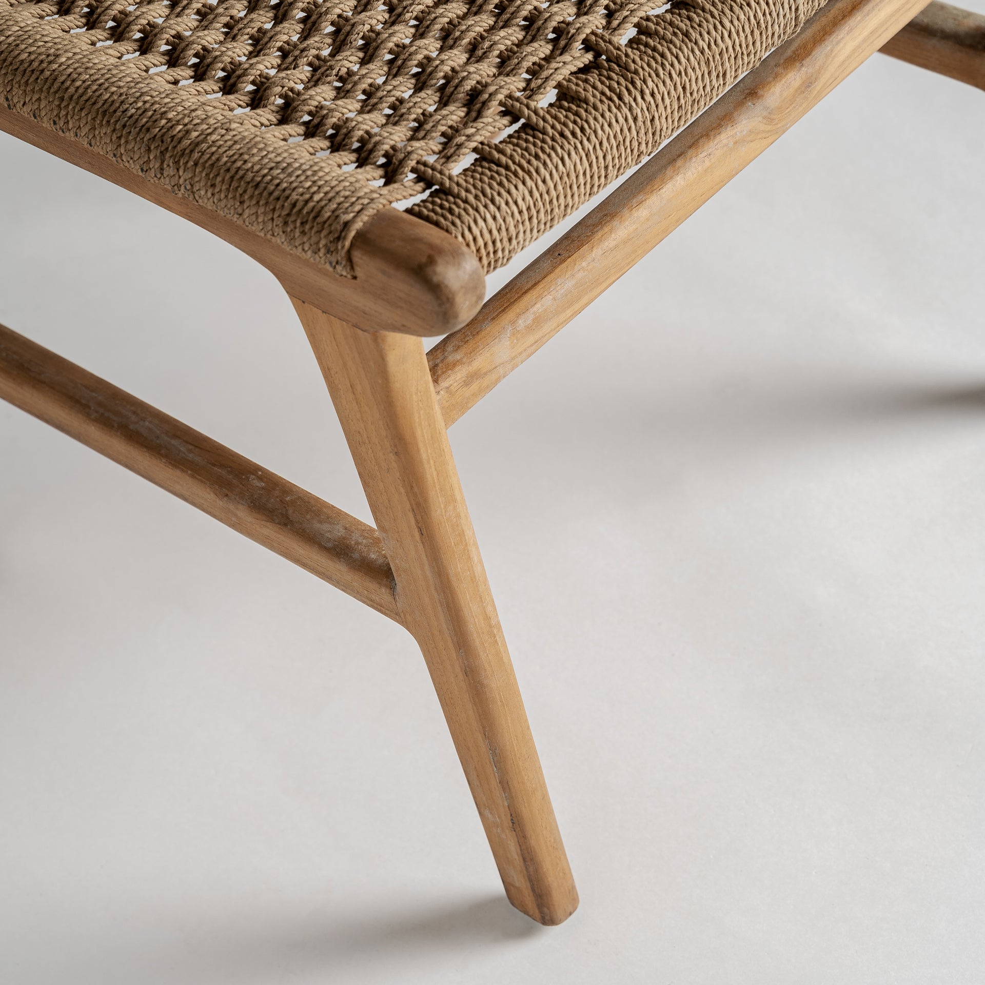VADUZ Colonial Teak Chair - Natural Fiber Seat