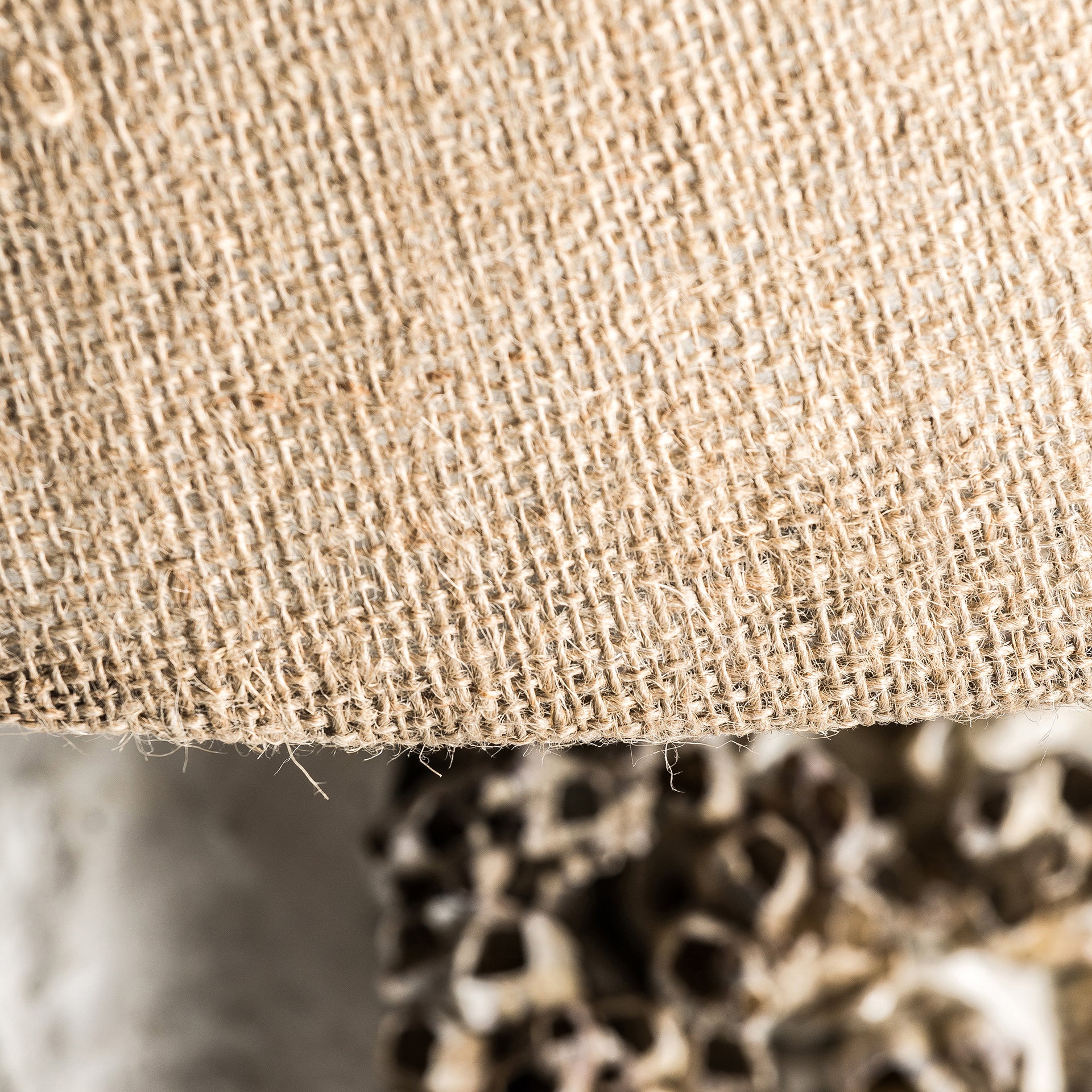 Thora Terracotta Table Lamp – Nordic White & Beige Jute