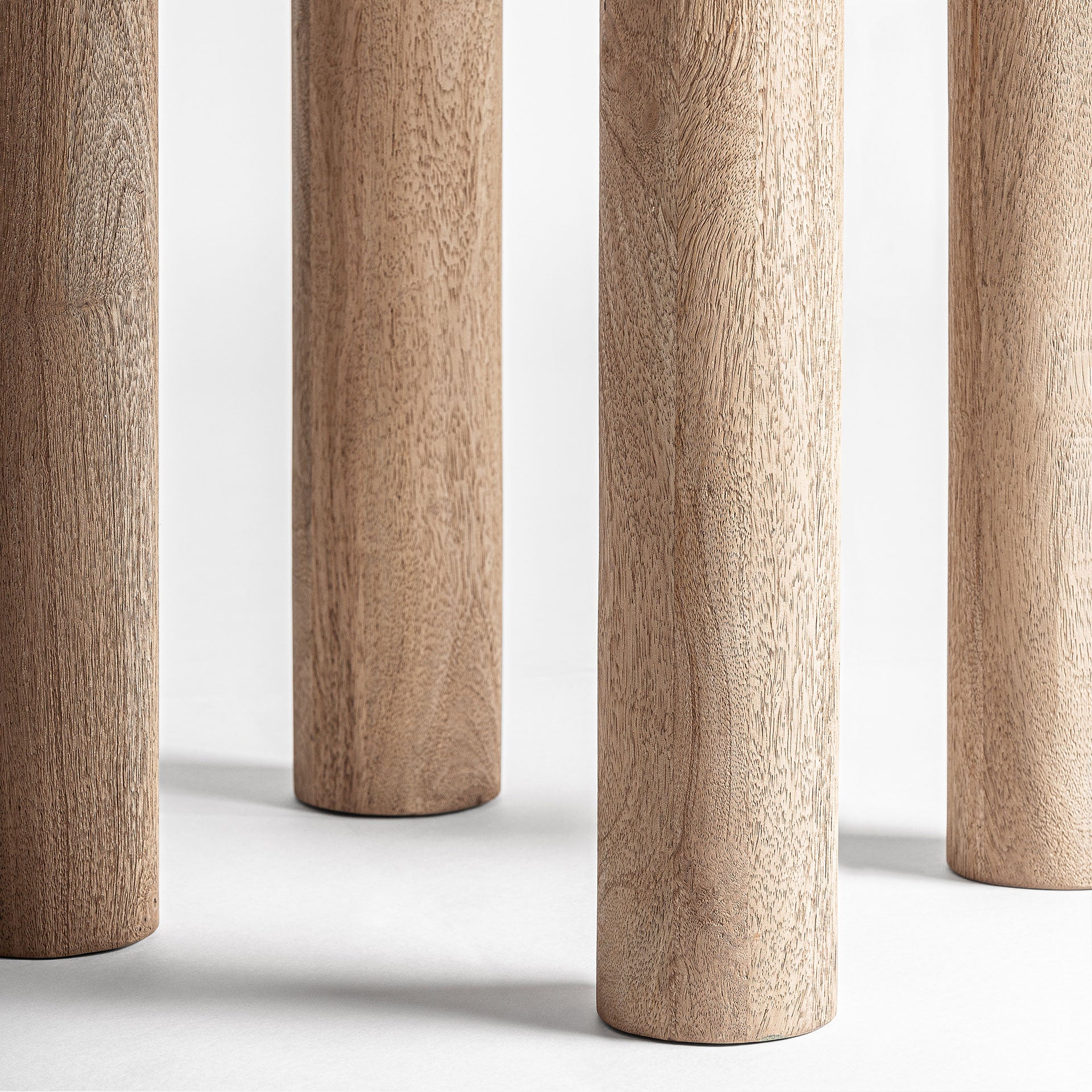 JACQUARD DINING TABLE