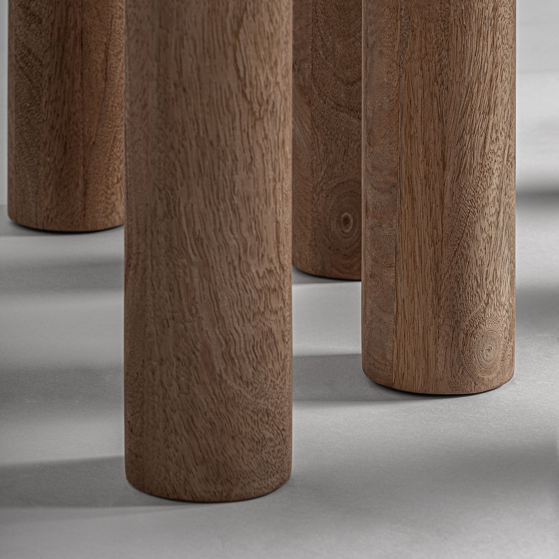 JACQUARD DINING TABLE