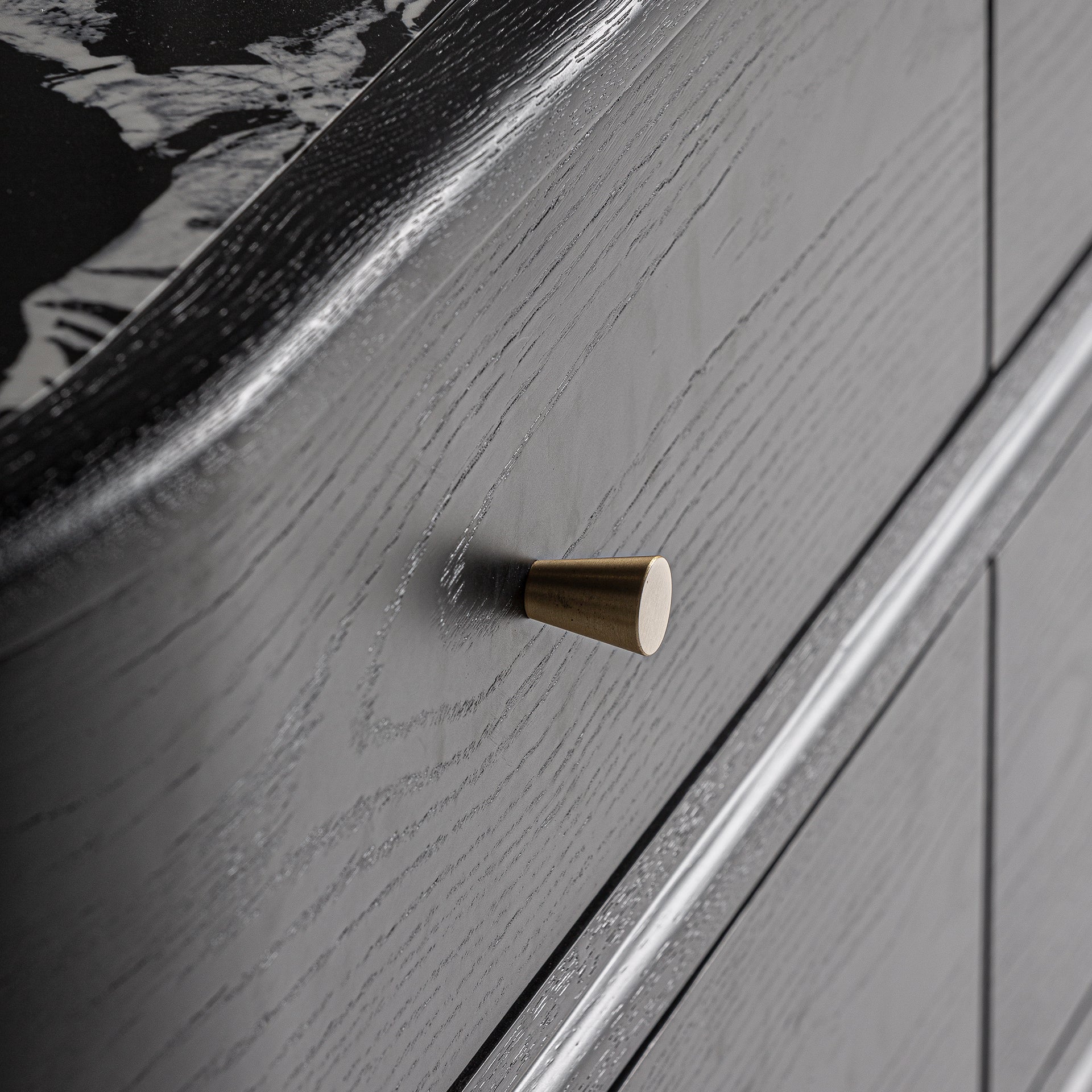 BILZEN CHEST OF DRAWERS