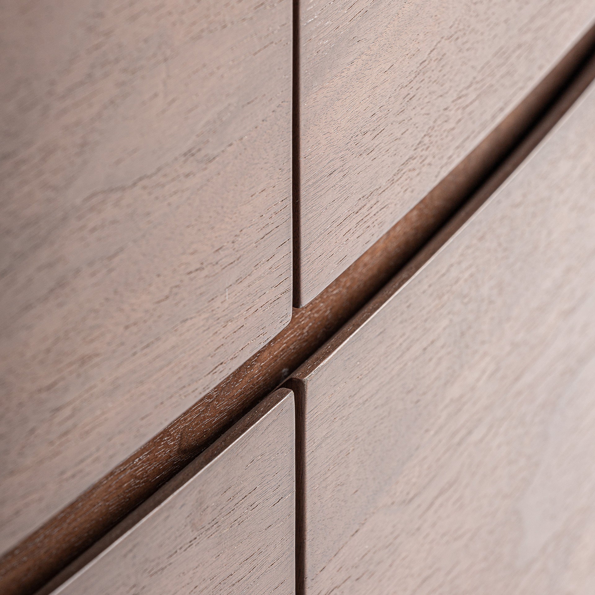 STUETTA CHEST OF DRAWERS