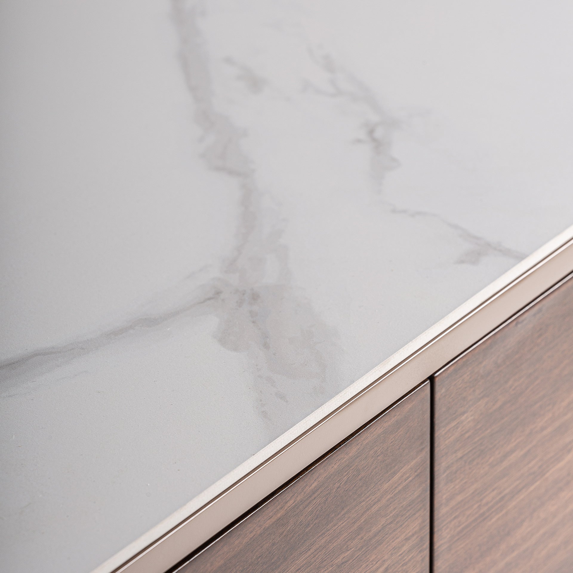 SOAZA CHEST OF DRAWERS