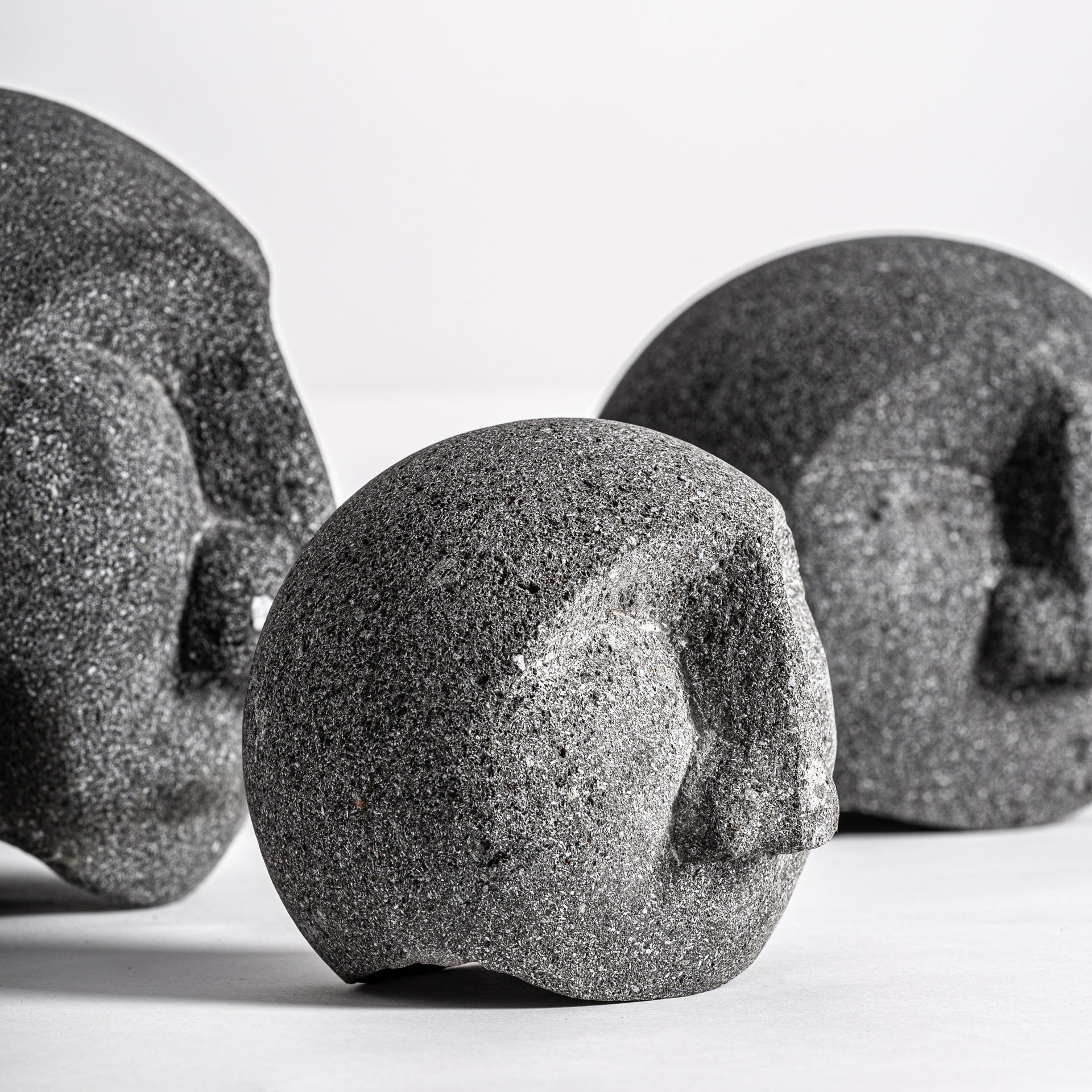 DECORATIVE FIGURE (SET OF 3)