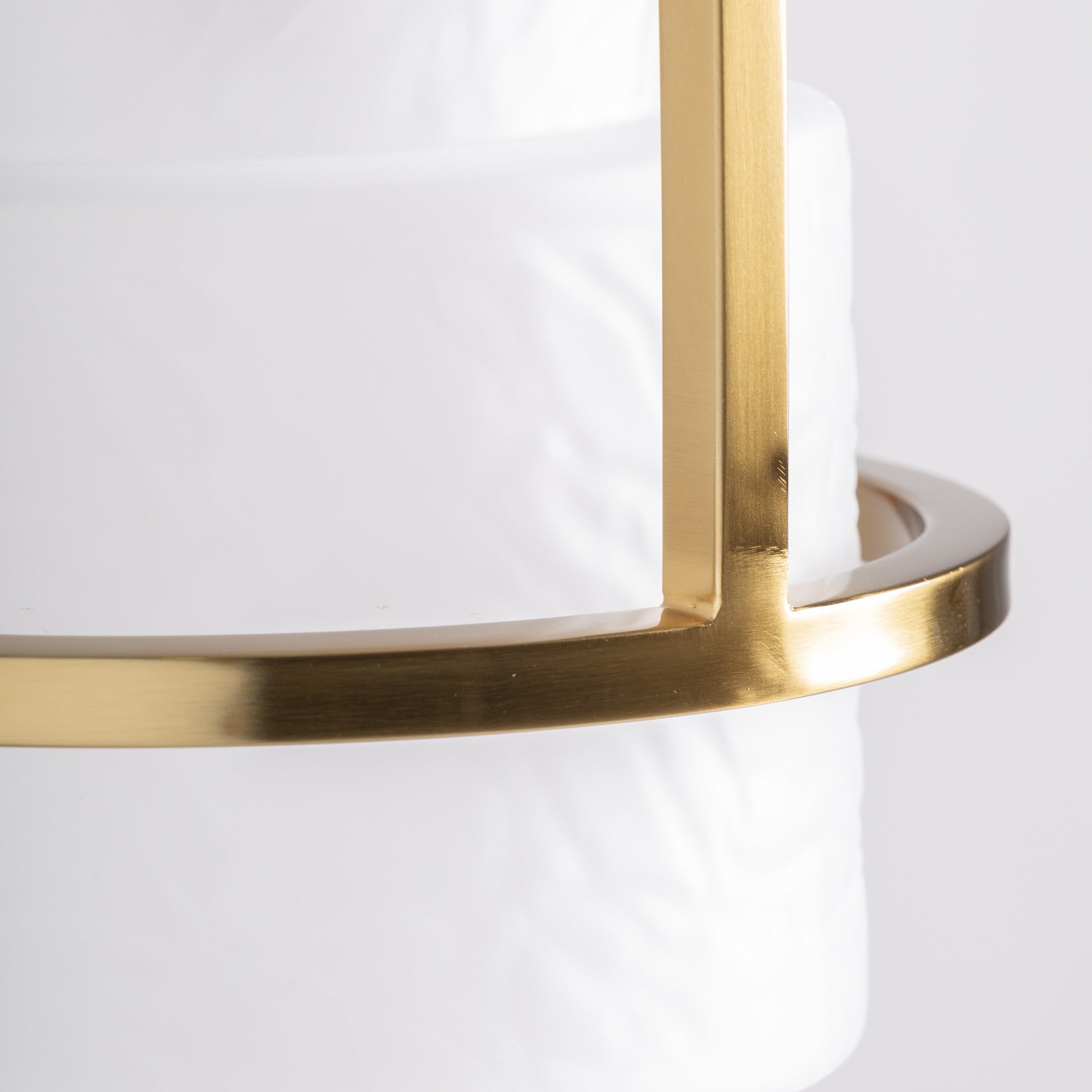 Weiße Kristall-Deckenleuchte mit bronzefarbenem Stahlrahmen