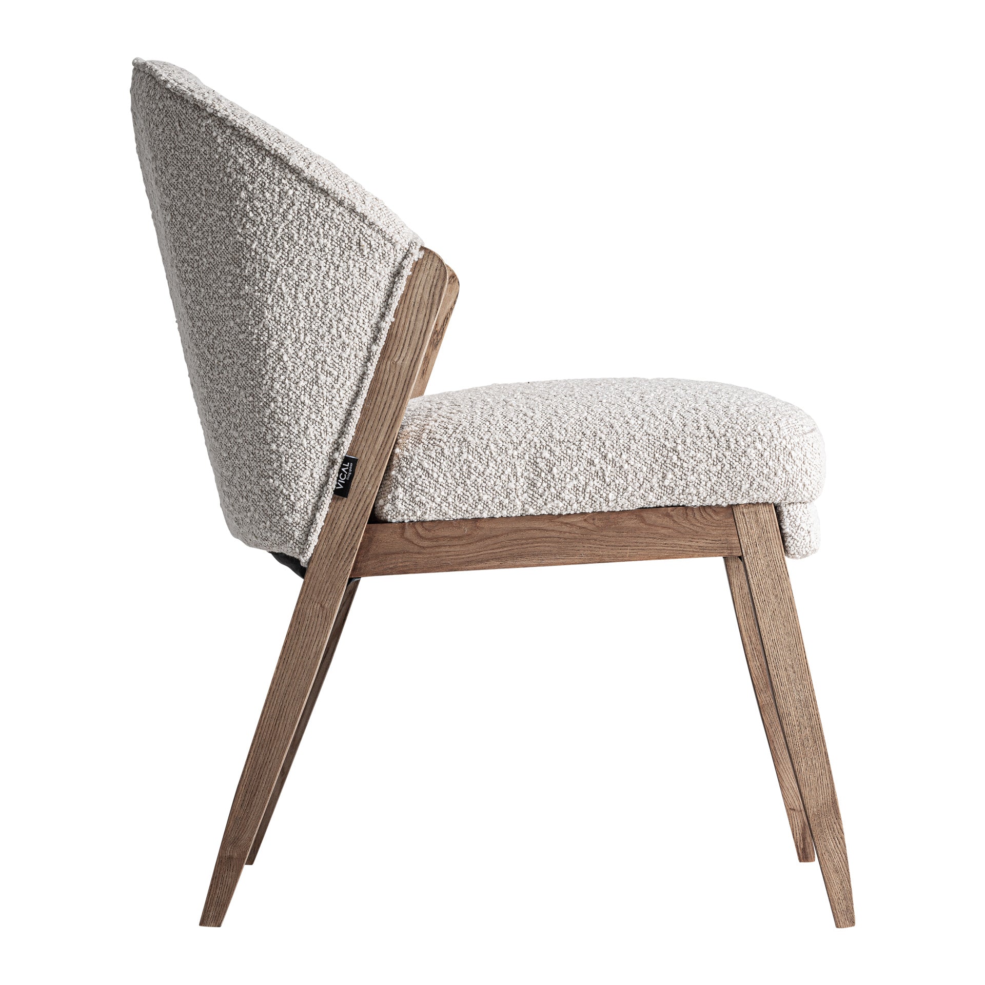 Gueret Zeitgenössischer Bouclé-Stuhl – braunes Kiefernholz und cremefarbene Baumwolle