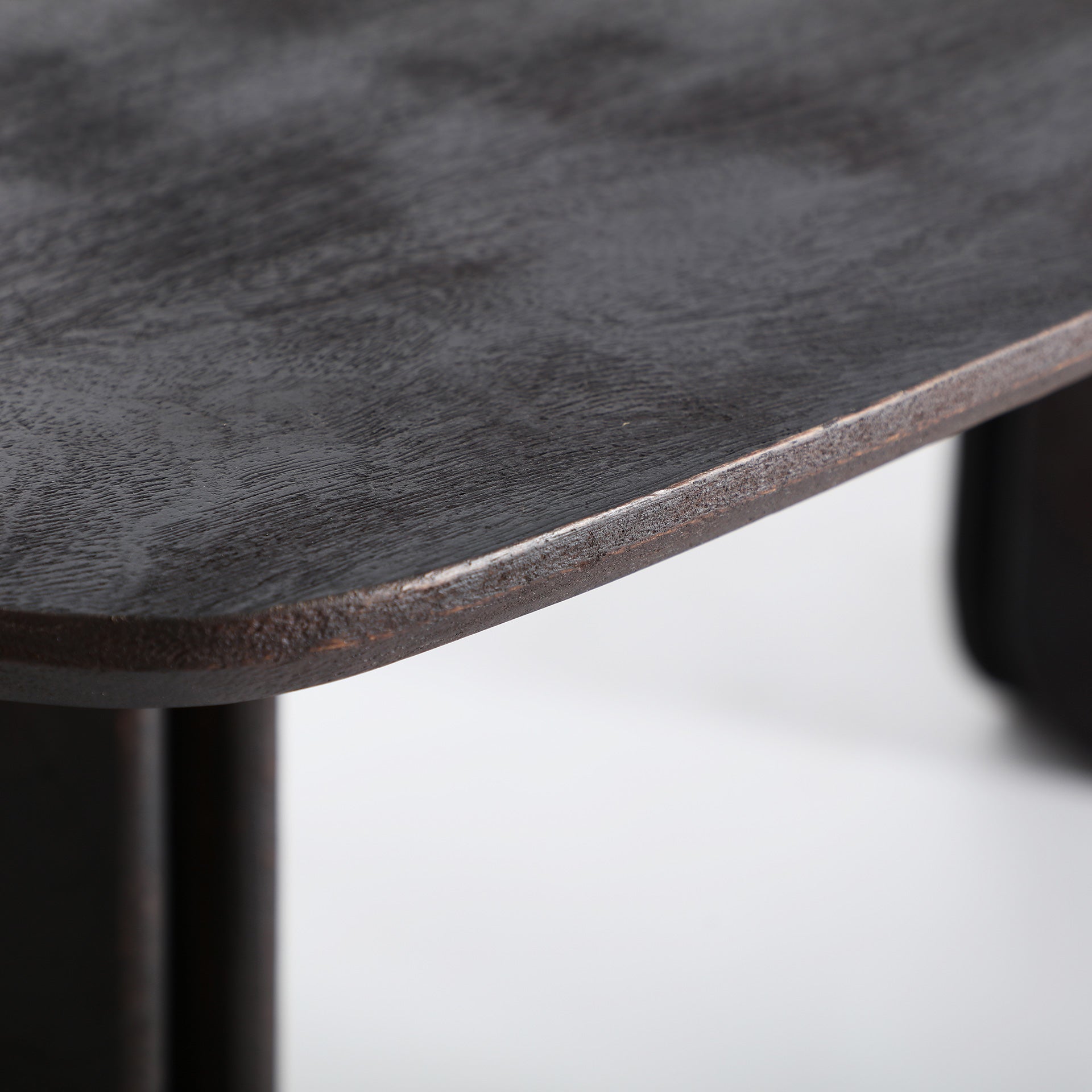 SEISSAN DINING TABLE