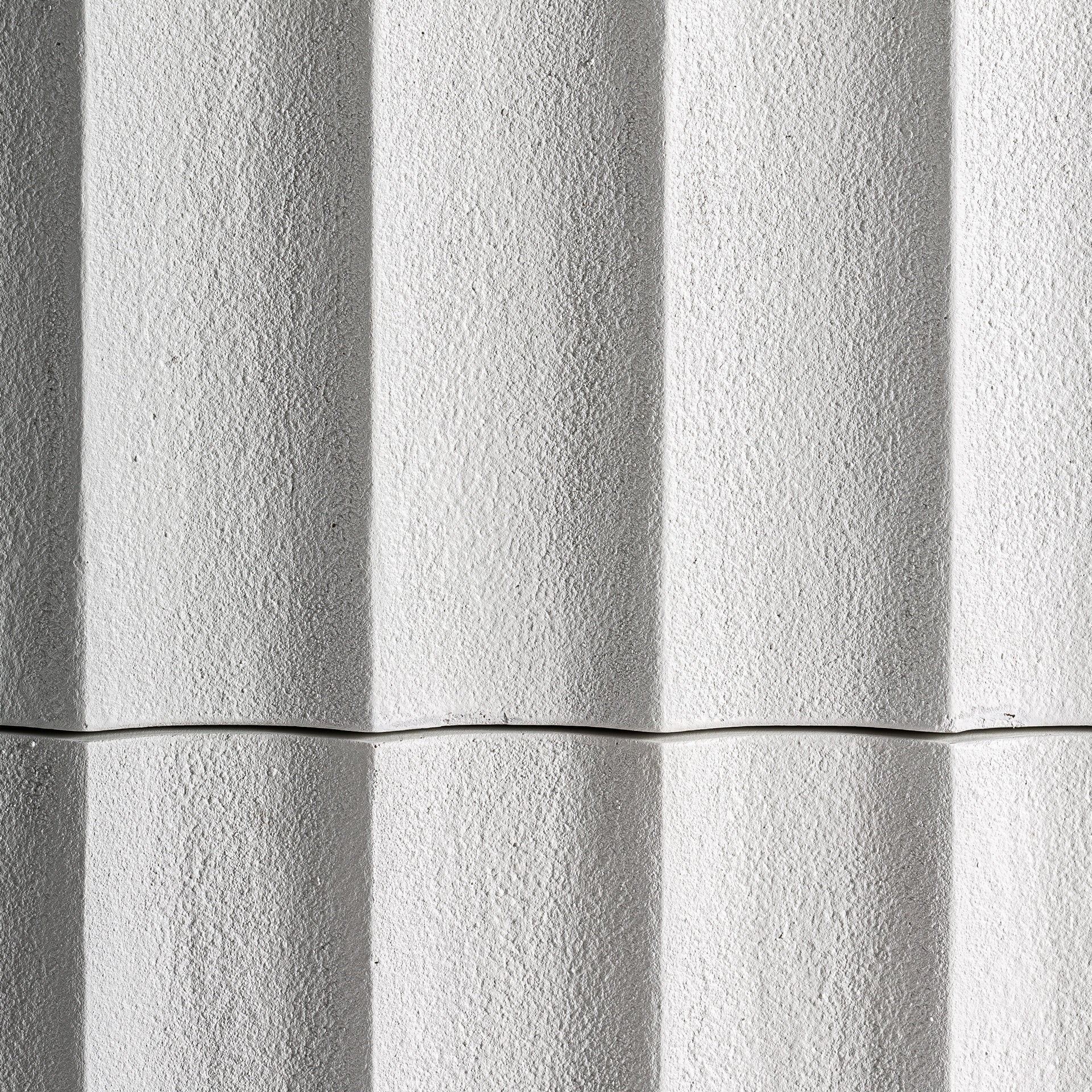 SAUNDBY CHEST OF DRAWERS