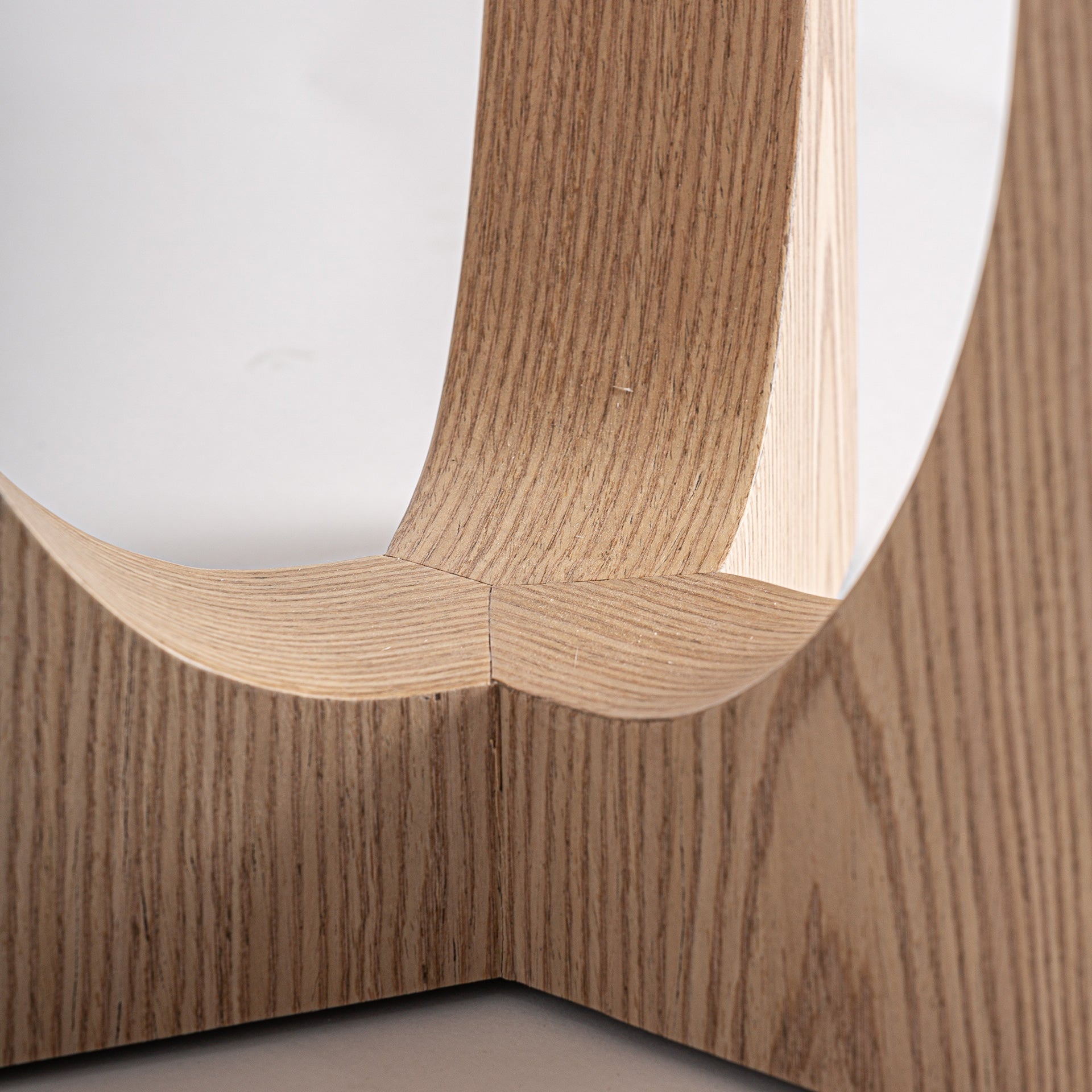 LIRA COFFEE TABLE