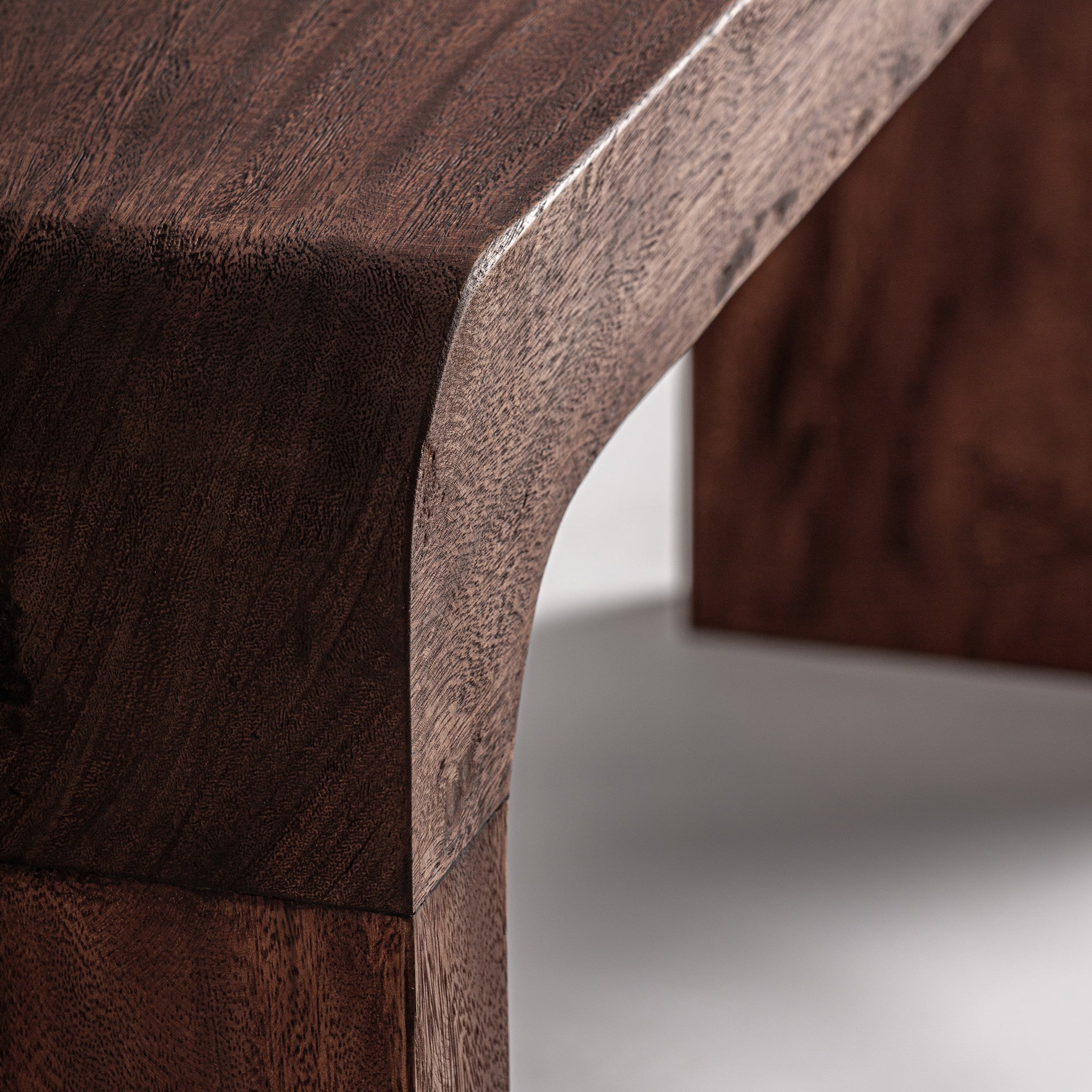 BELINTA CONSOLE TABLE