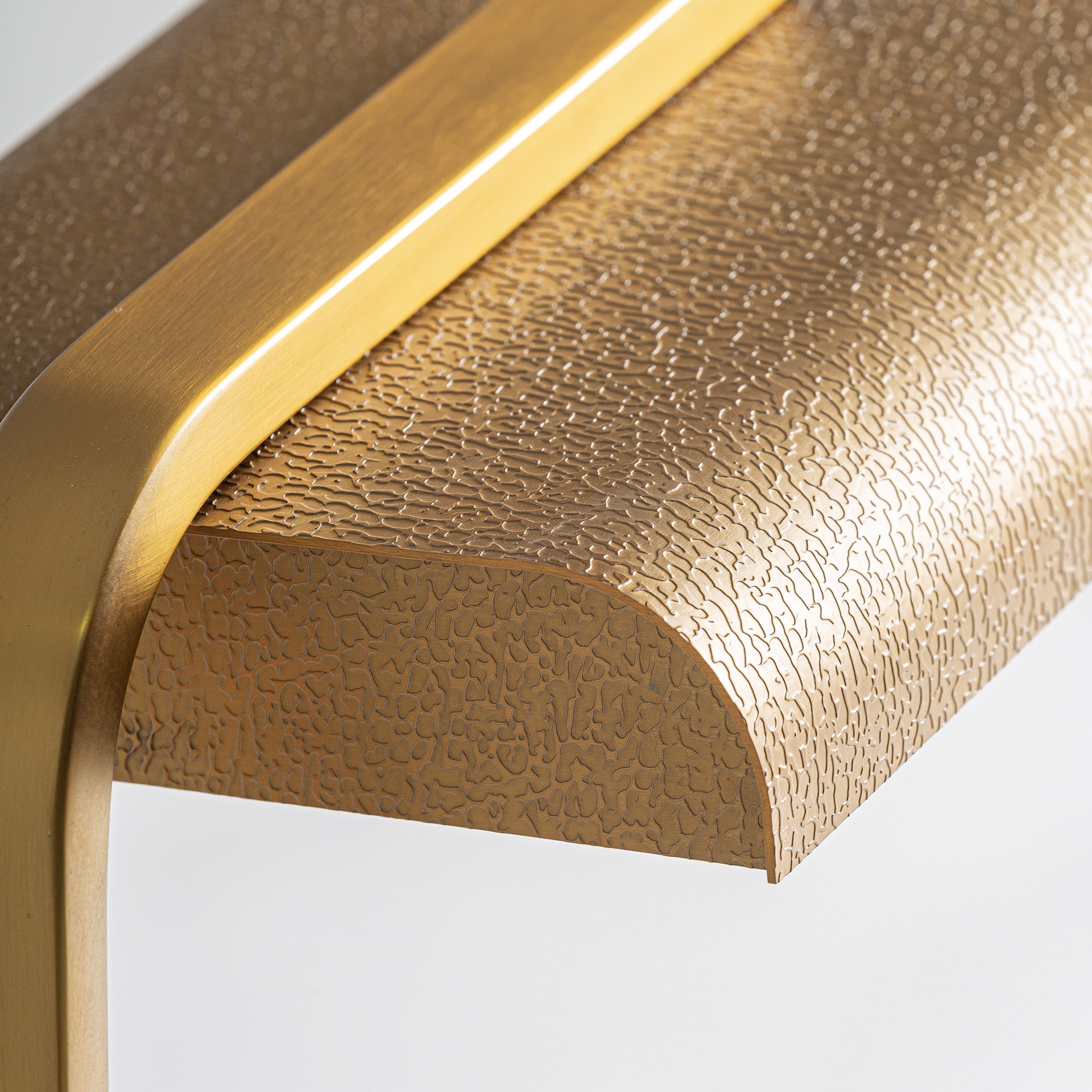 BANSHE TABLE LAMP