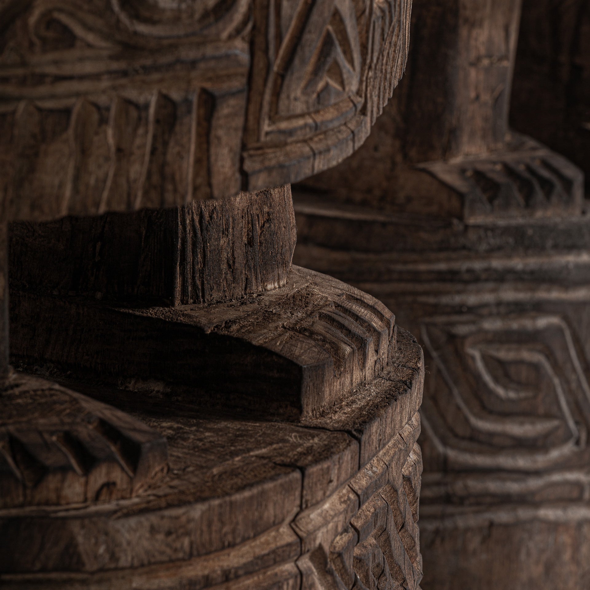 FLOOR SCULPTURE (SET OF 2)