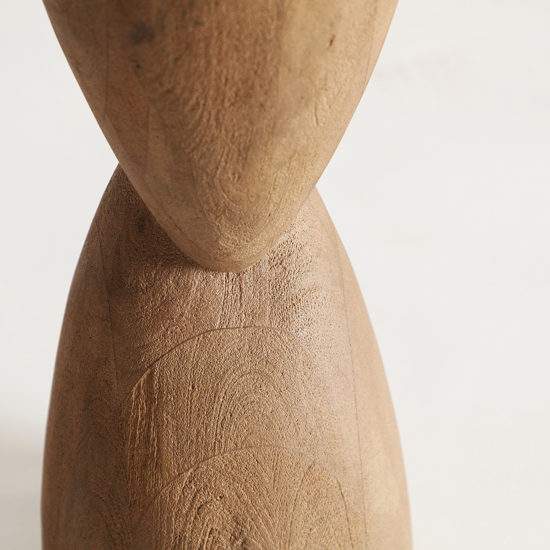 RISCLE SIDE TABLE