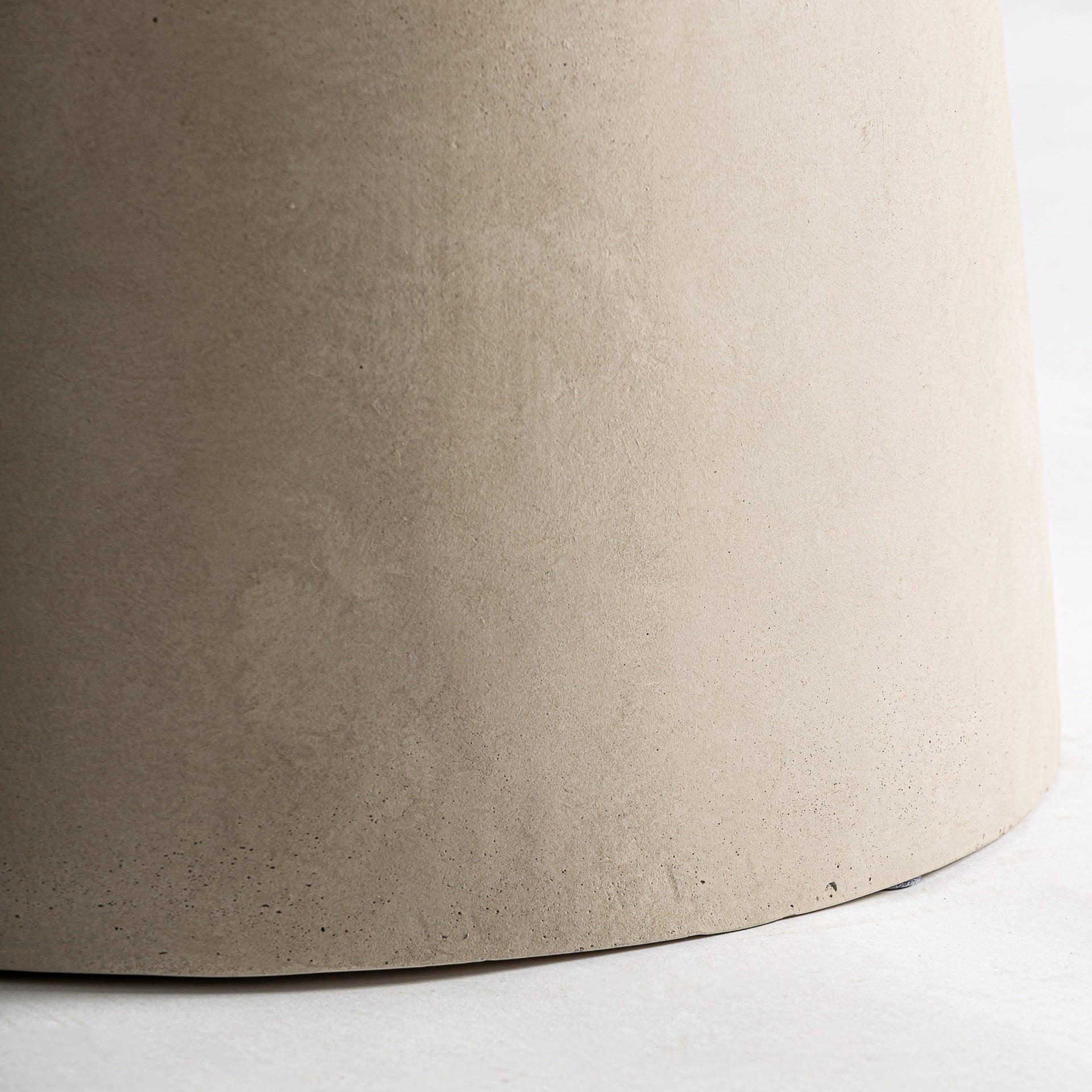 KODA DINING TABLE
