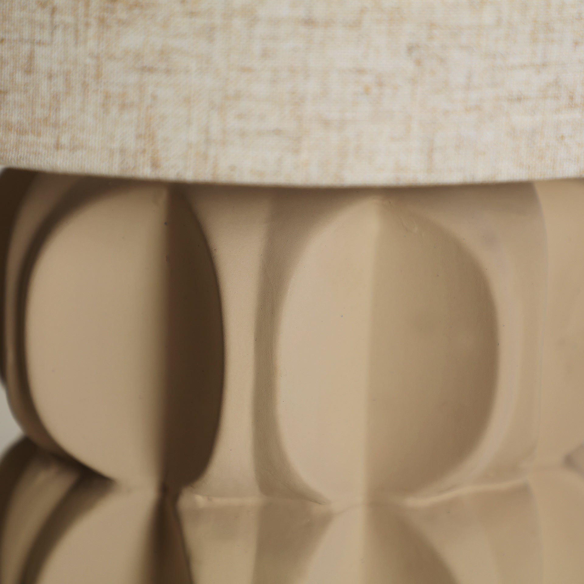 CREVINA TABLE LAMP