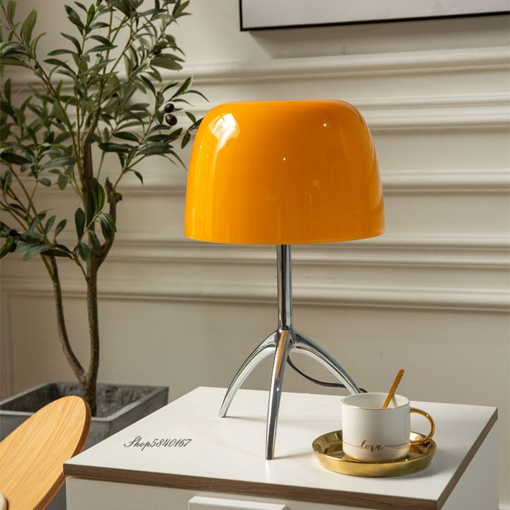 SkandiShop Tripod Desk Lamp