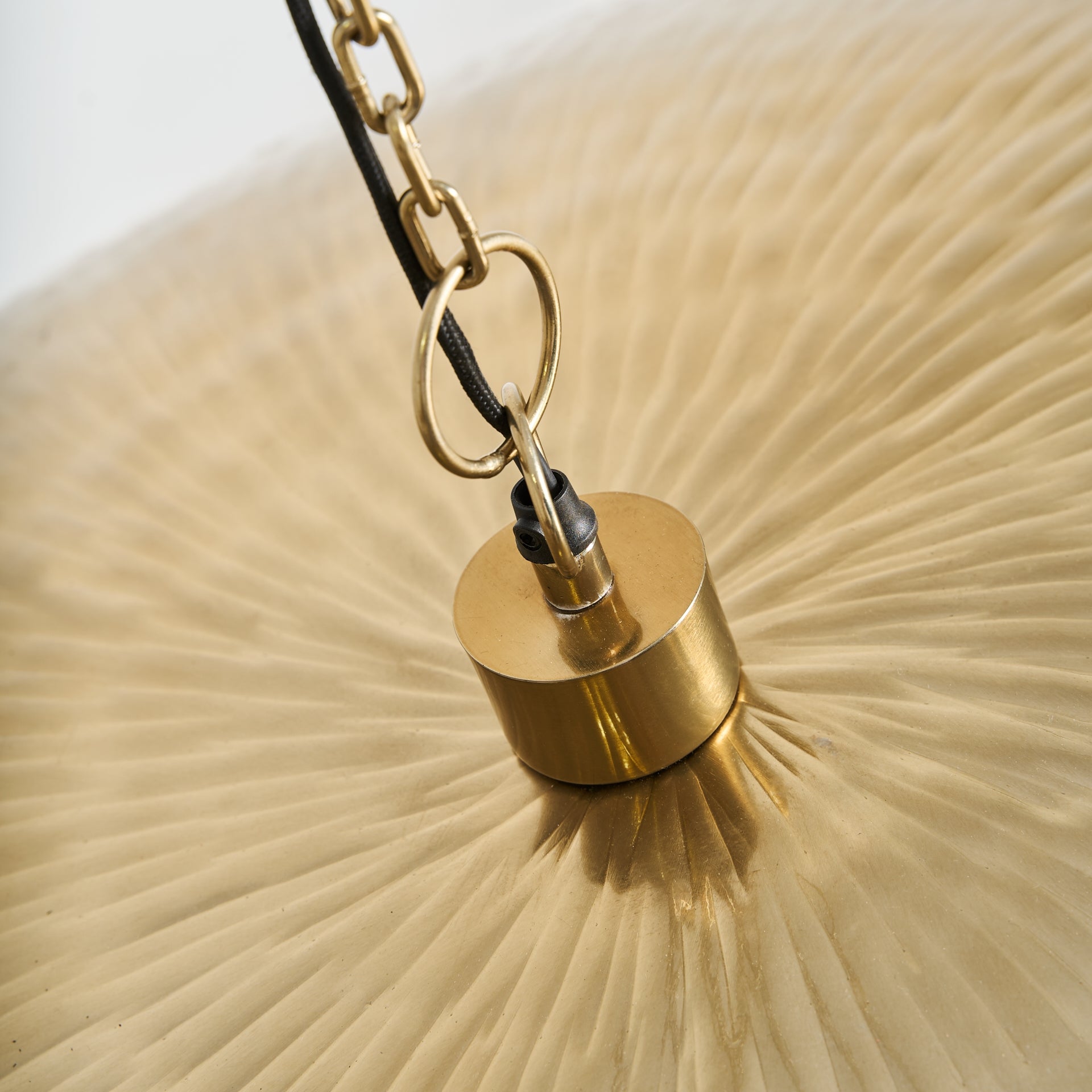 Nalha Art-Deco-Deckenleuchte – Goldfarbene Eisen-Pendelleuchte, 95 cm