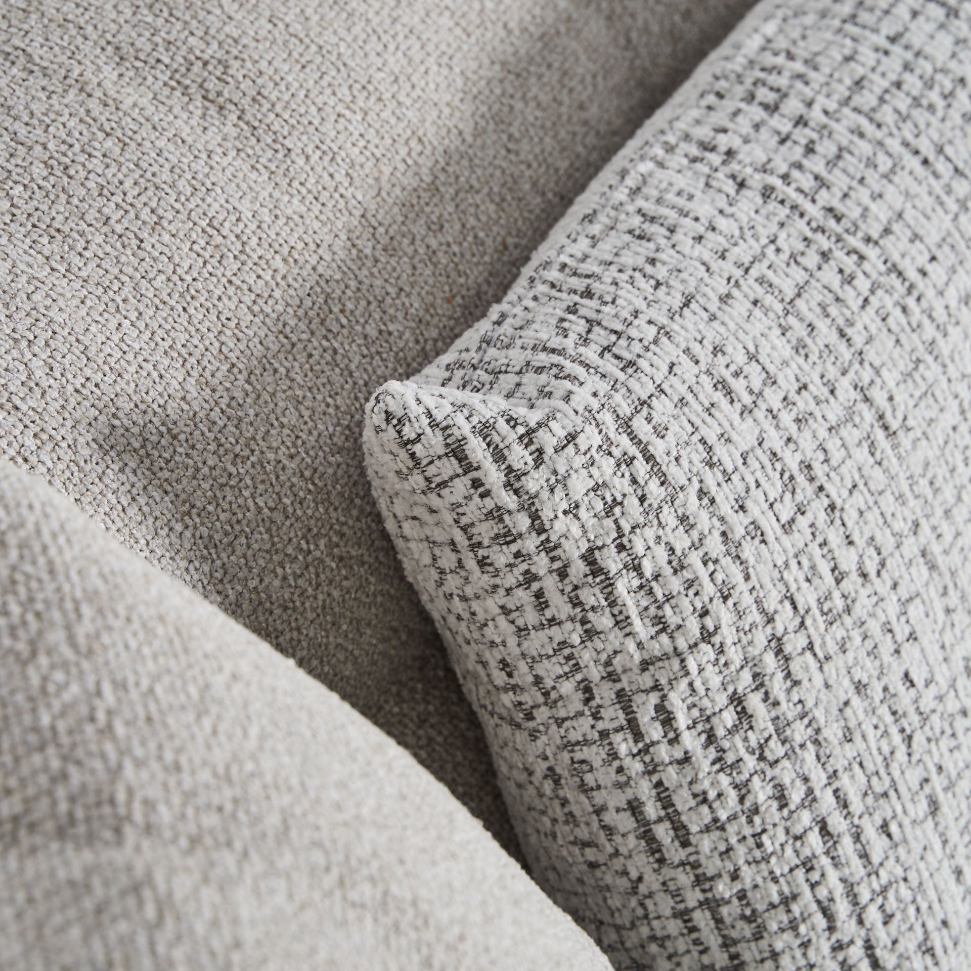 Brenod Ecksofa in Off-White mit Lärchenholzrahmen