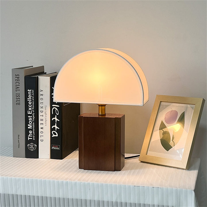 Crescent moon table lamp