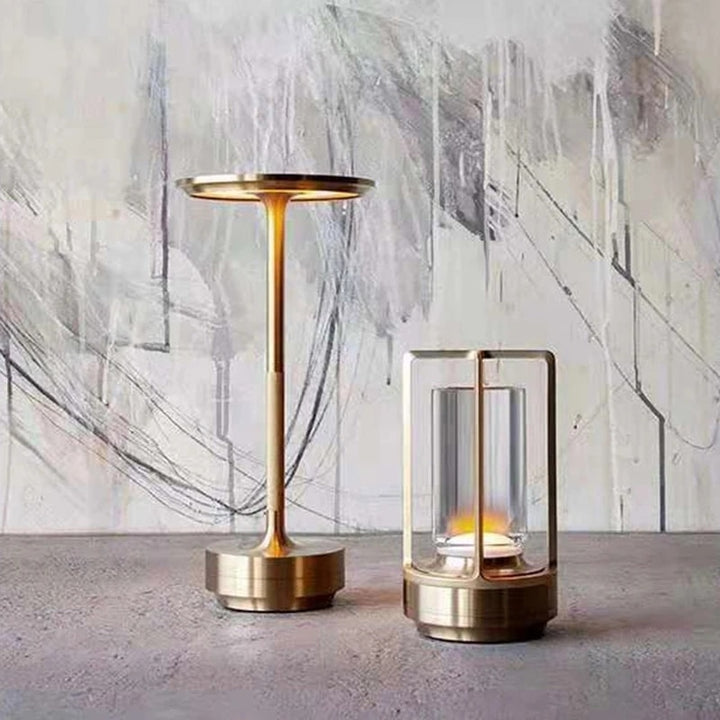 SkandiShop Simple Charging Table lamp