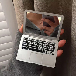 Macbook mirror