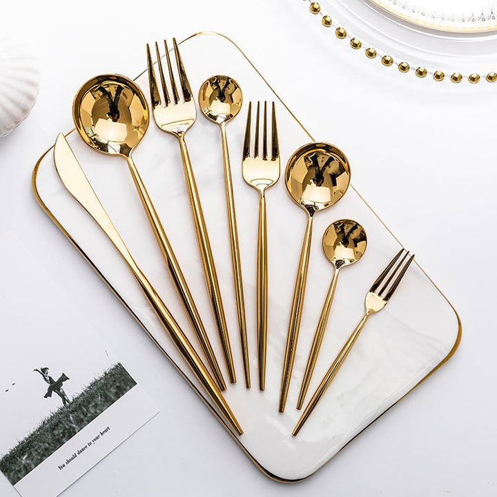 Gold cutlery set