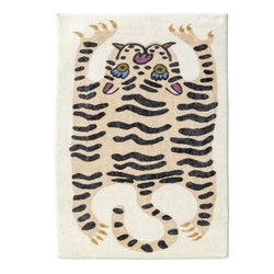 Tufted Tiger rug white