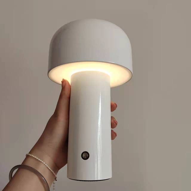 Skandi mushroom portable lamp